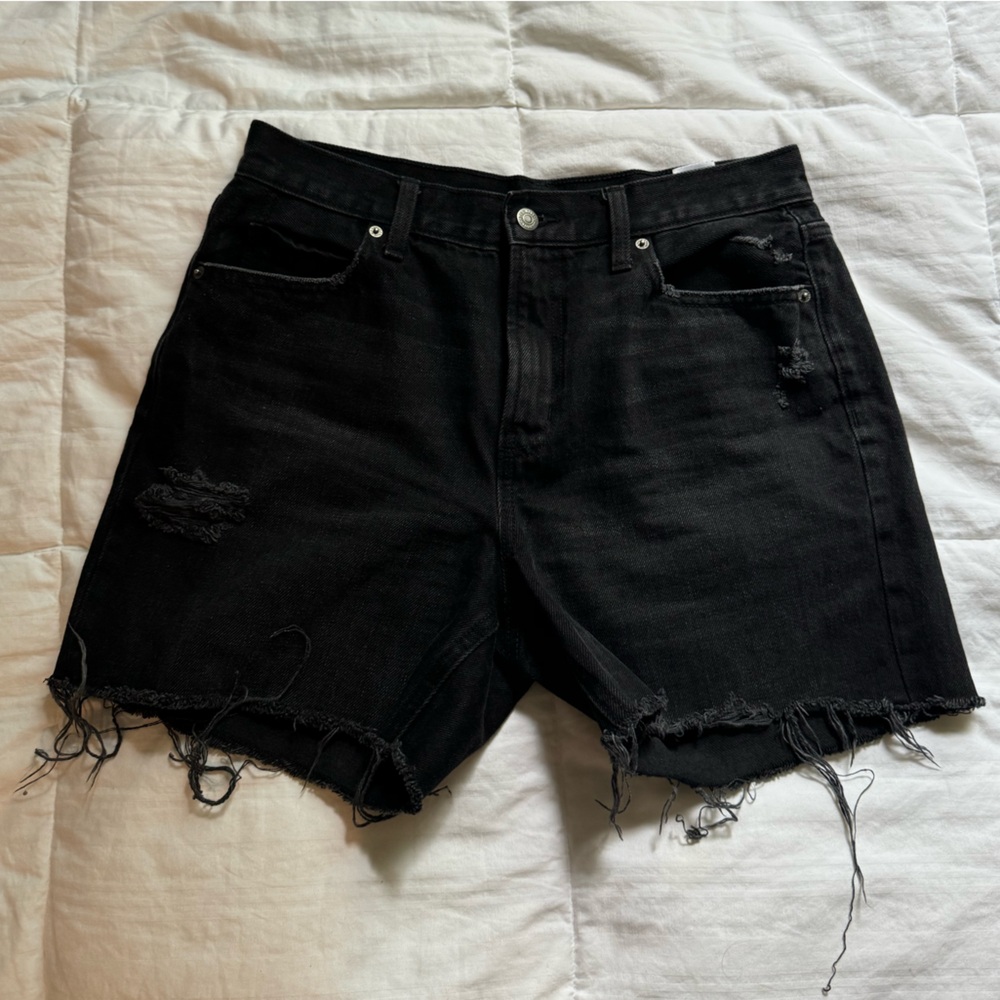 SIZE 6 BLACK DENIM SHORTS